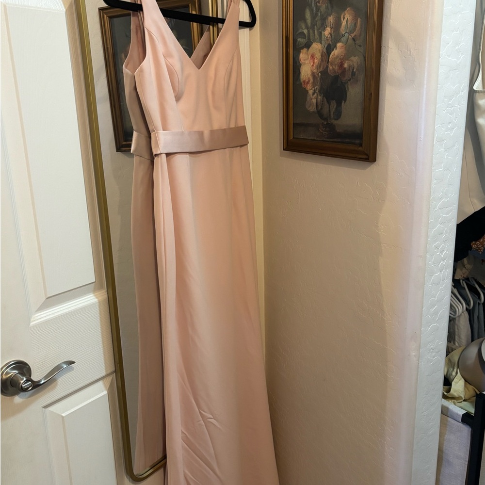 Vera Wang Elegant Pink Evening Gown